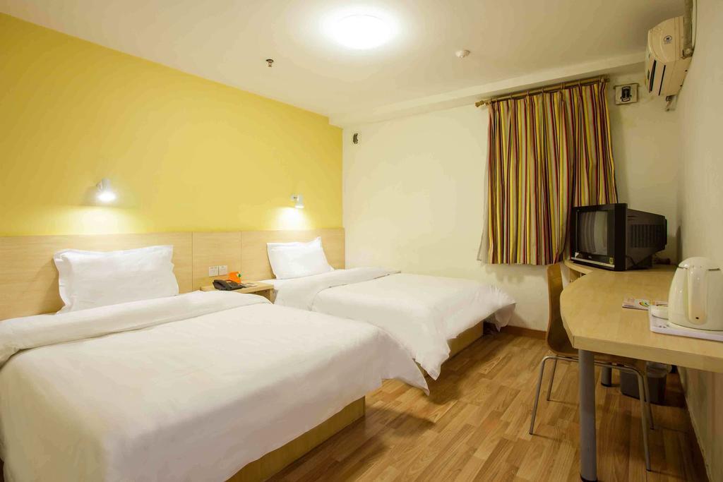 7 Days Inn Meizhou Jiangnan Kedu Commercial Plaza Chambre photo