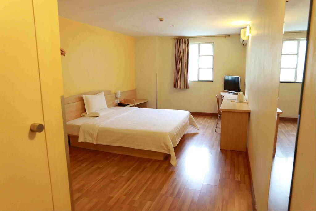 7 Days Inn Meizhou Jiangnan Kedu Commercial Plaza Chambre photo